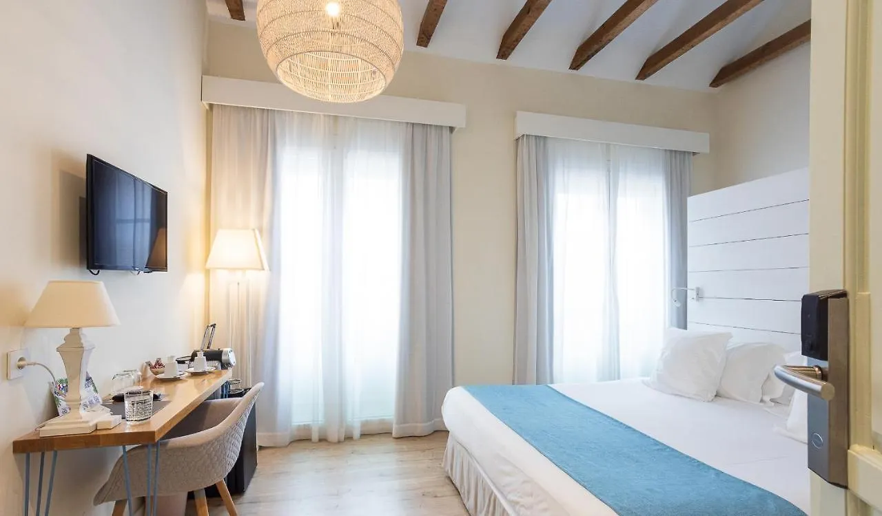 Madeinterranea Suites Malaga 3*,
