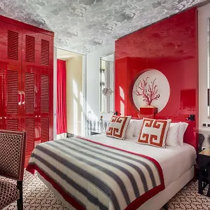Mate Anna, Otel Barselona